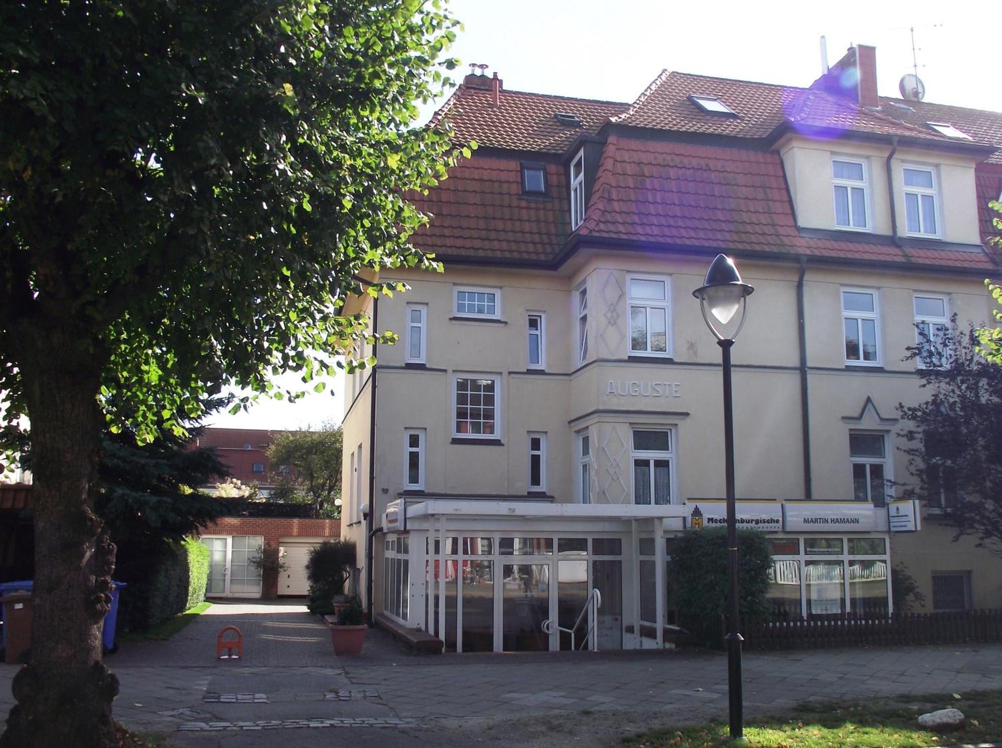 Appartement & Ferienwohnungen Thiess Rostock Bagian luar foto